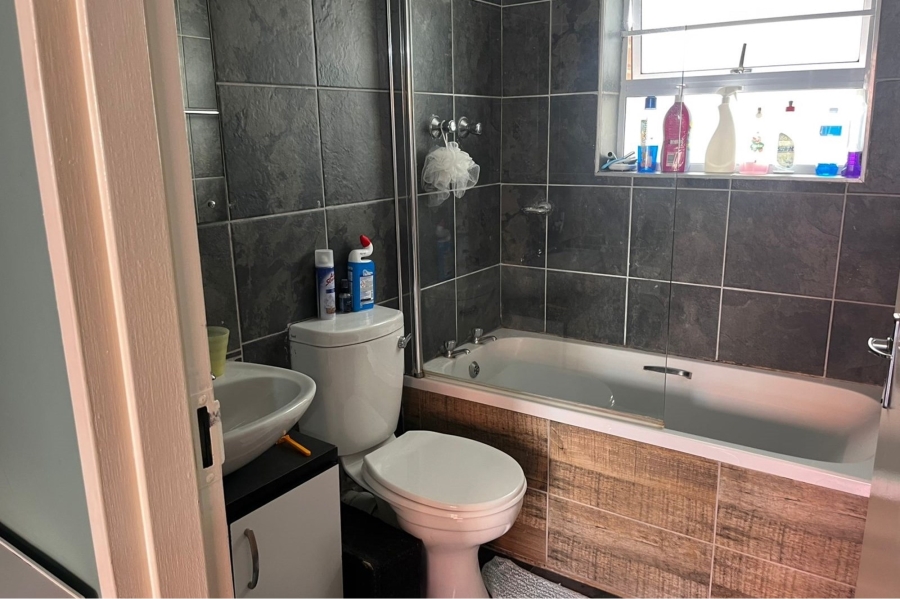 2 Bedroom Property for Sale in Walmer Link Eastern Cape